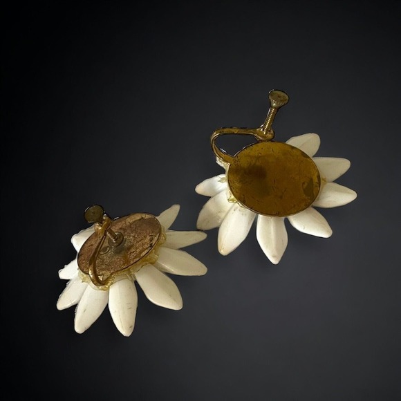 Vintage Articulating White Flower Daisy Rhinestone 60s Mod Screw Back Earrings - Picture 3 of 4